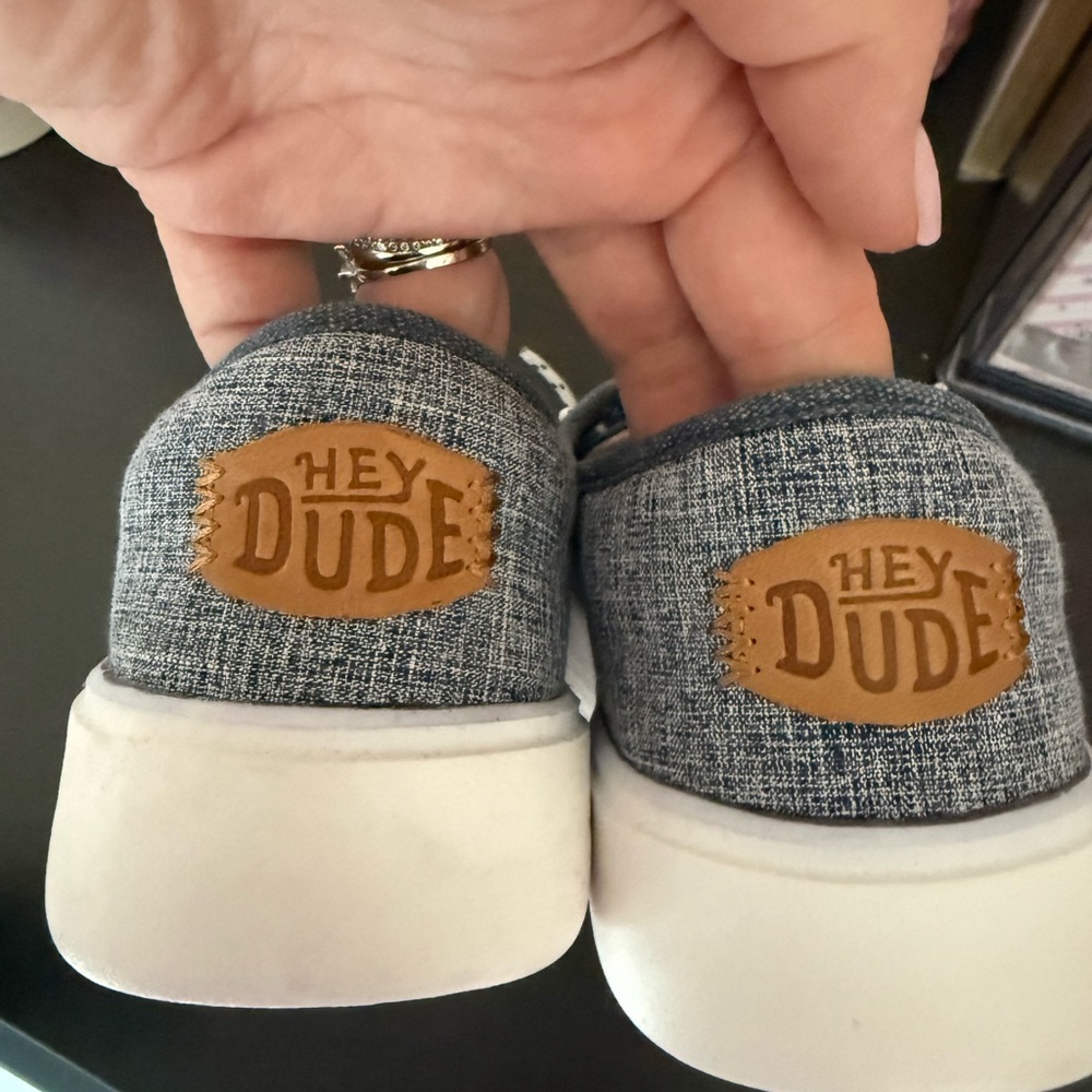 Hey Dude Denim Sneakers Boys size 5 Brand New - Picture 2 of 4